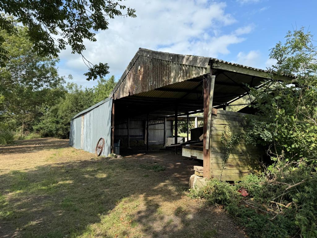 Lot: 130 - FREEHOLD RURAL BARN WITH CONSENT FOR CONVERSION ON A PLOT OF 1.27 ACRES - View of One of the Existing Barns